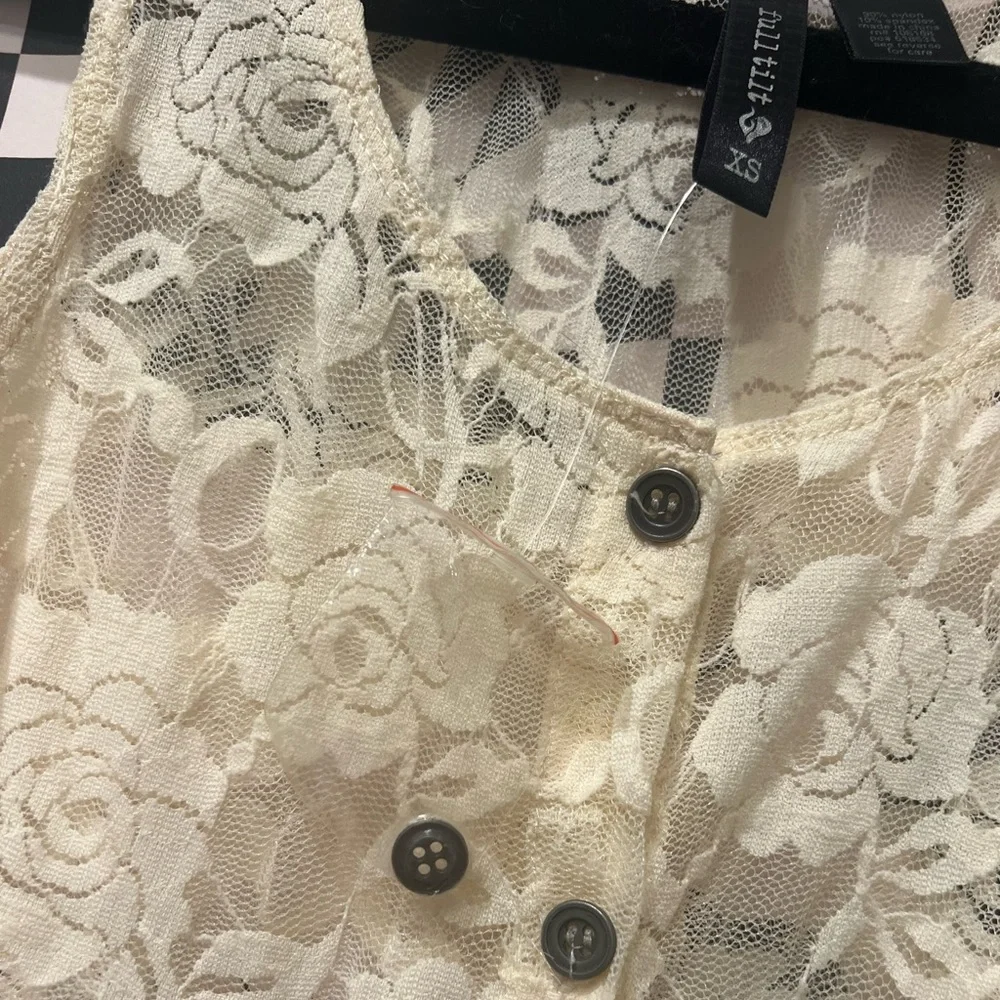 🍦Button-Front Ruffled Hem Top🍦 - Picture 4 of 5